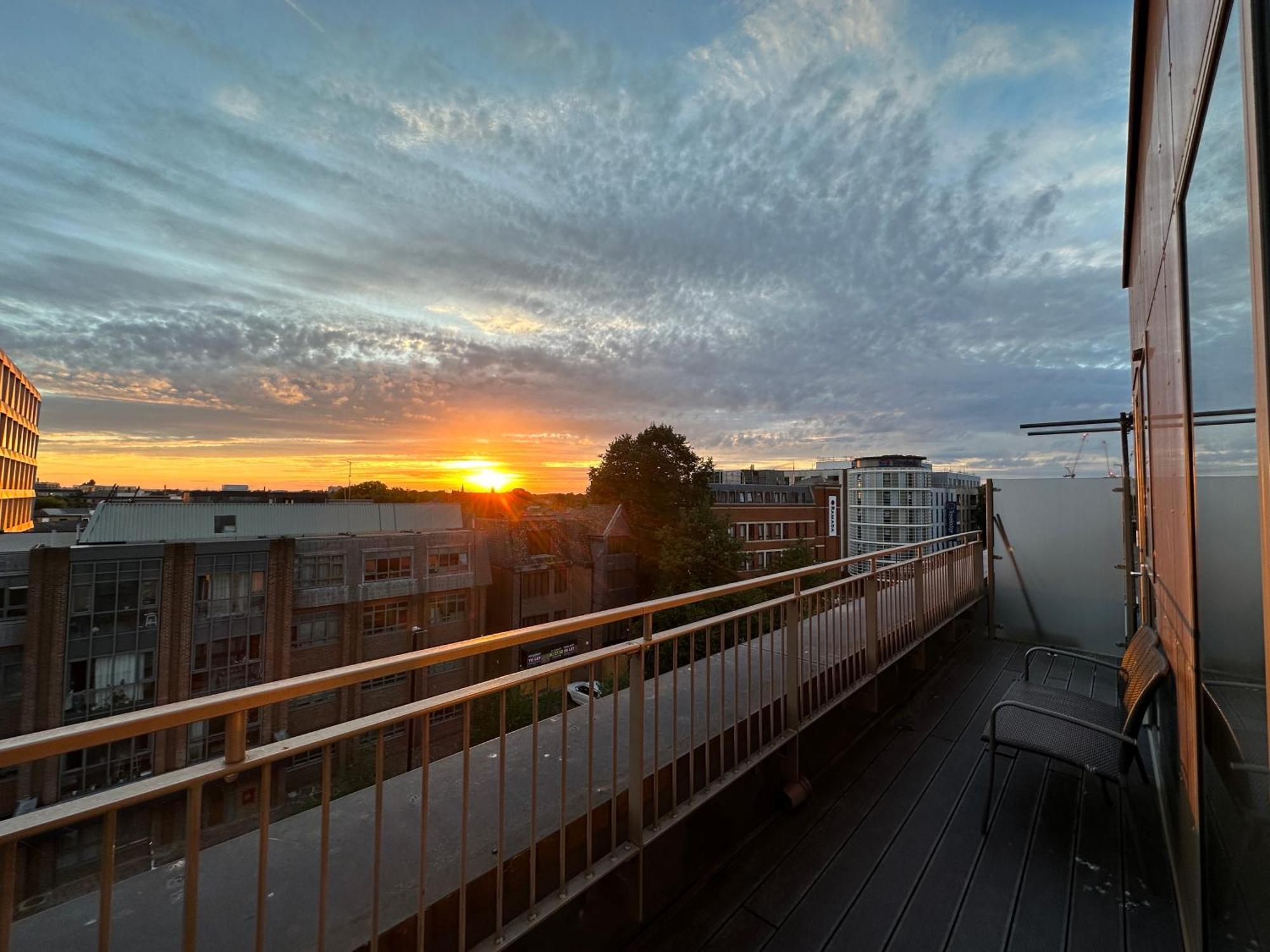 Spacious 2 Bedroom Penthouse Retreat London Kültér fotó