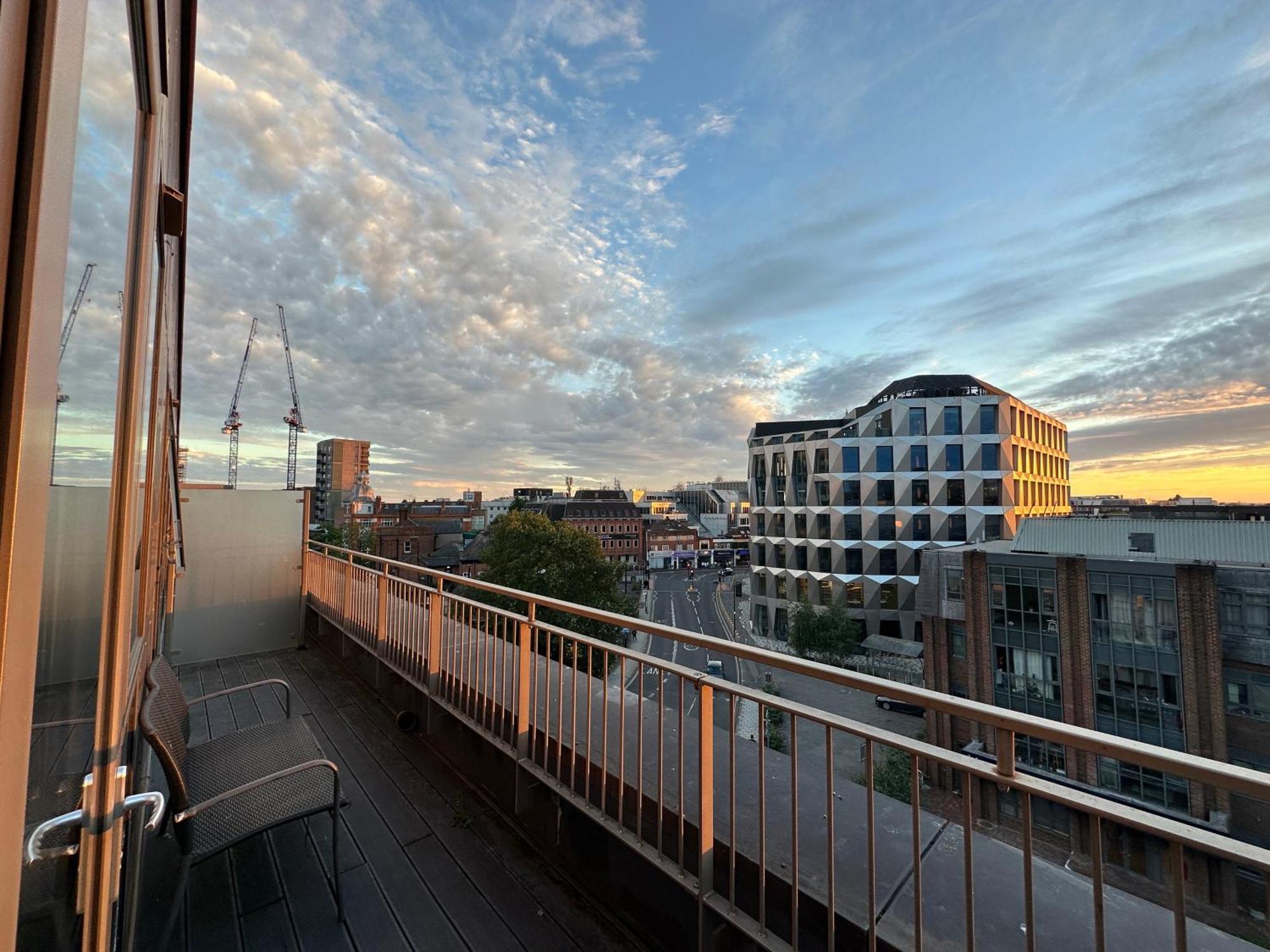 Spacious 2 Bedroom Penthouse Retreat London Kültér fotó